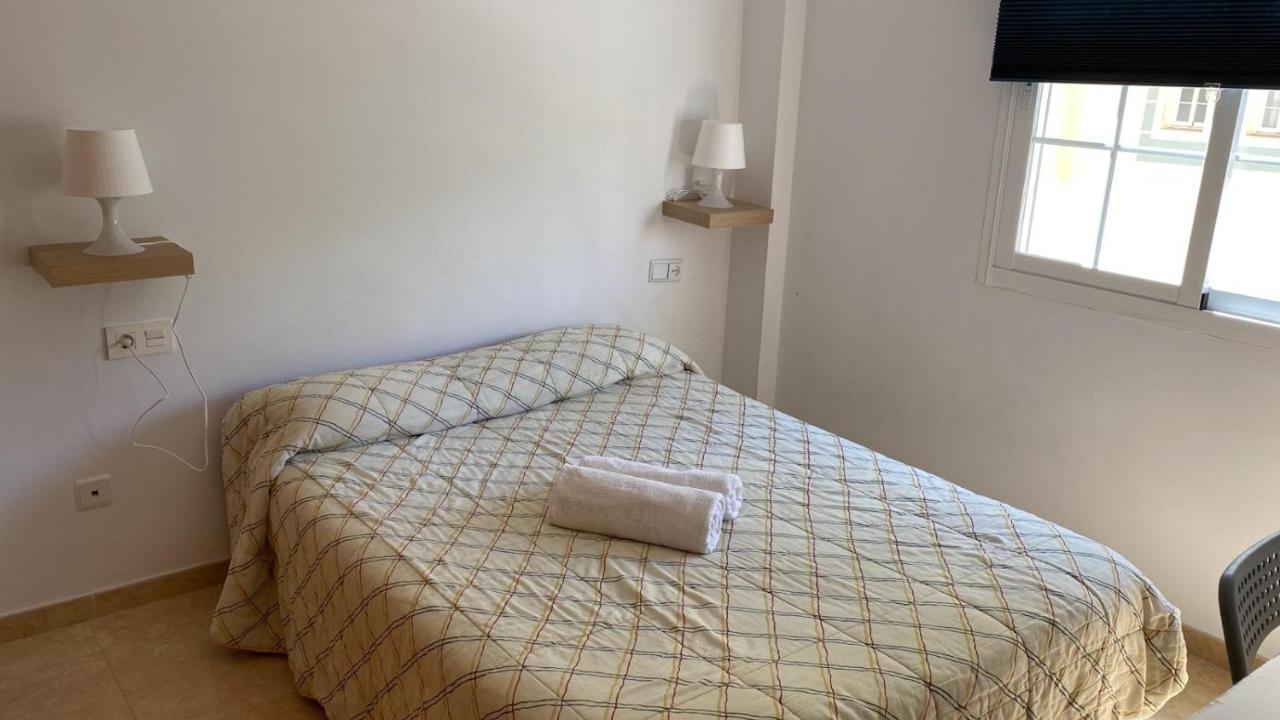 HABITACIÓN GRANDE CON BAÑO PRIVADO en Coin a 30Km de la PLAYA Exterior foto