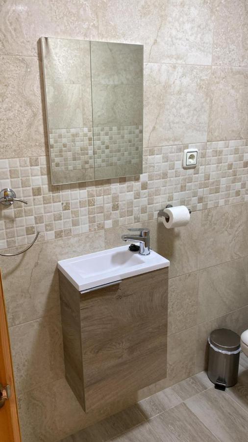 HABITACIÓN GRANDE CON BAÑO PRIVADO en Coin a 30Km de la PLAYA Exterior foto