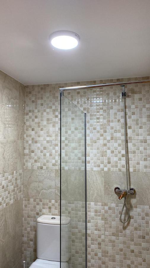 HABITACIÓN GRANDE CON BAÑO PRIVADO en Coin a 30Km de la PLAYA Exterior foto
